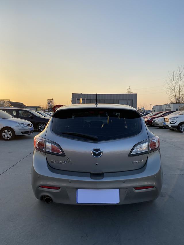 Mazda 3 (imported)