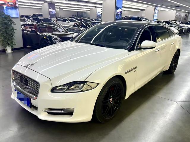 Jaguar XJ