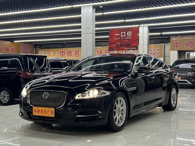 Jaguar XJ