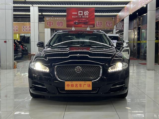 Jaguar XJ