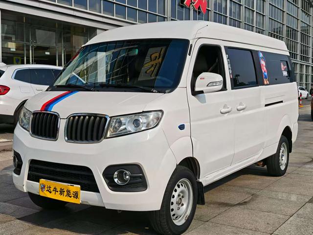 SRM Xinyuan Hiace EV