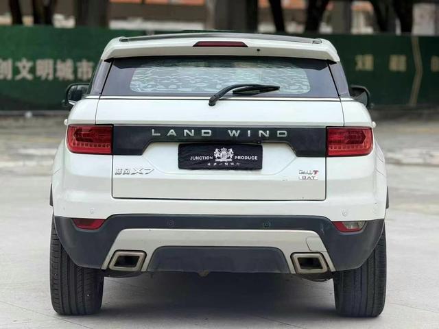 Lu Feng Landwind X7