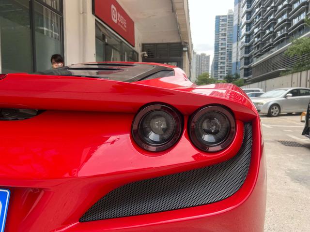 Ferrari F8