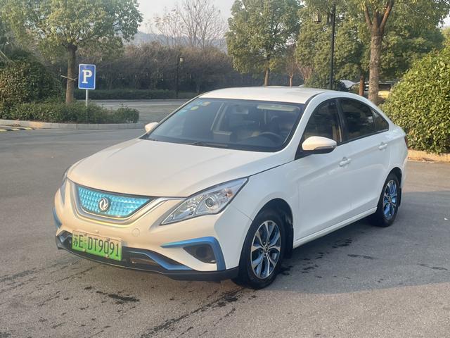 Forthing Fengxing S50 EV