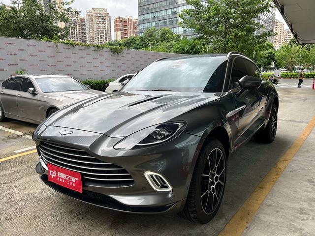 Aston Martin DBX