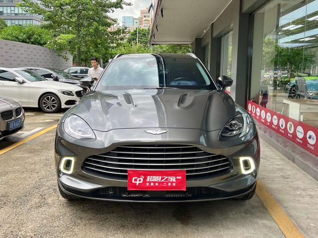 Aston Martin DBX