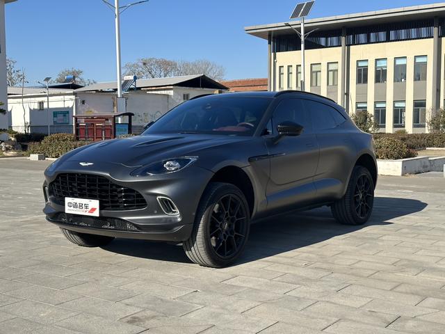 Aston Martin DBX