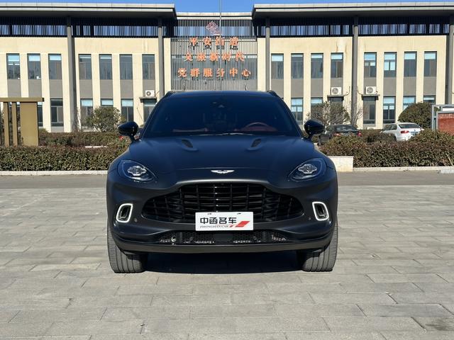 Aston Martin DBX