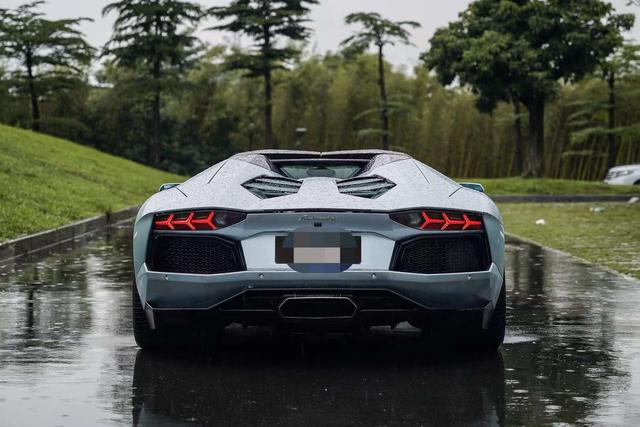 Lamborghini Aventador