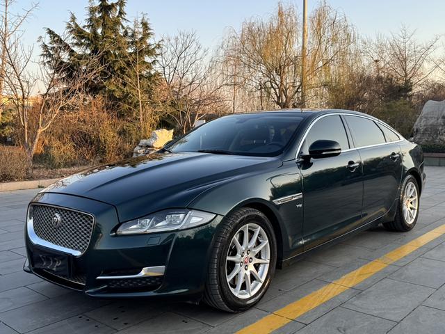 Jaguar XJ