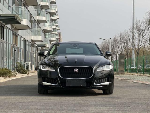 Jaguar XFL