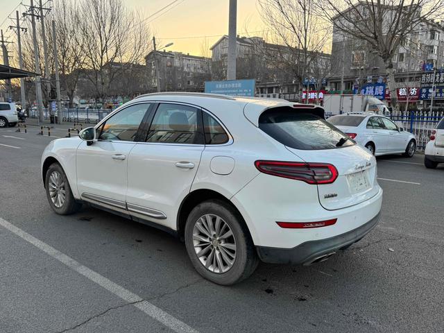 Zotye SR9