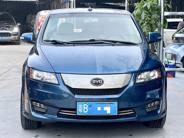 BYD e6