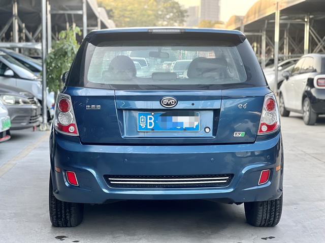 BYD e6