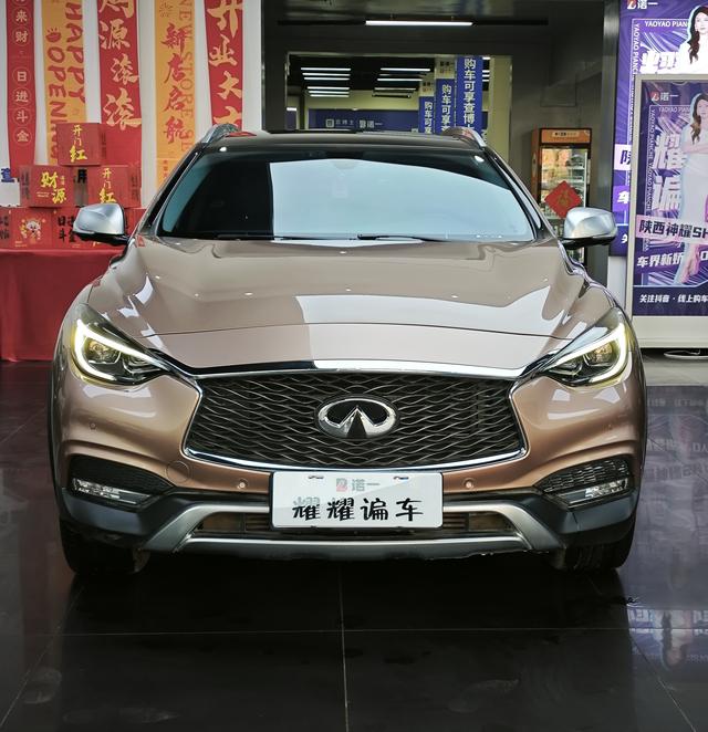 Infiniti QX30