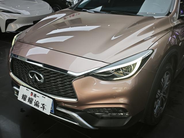 Infiniti QX30