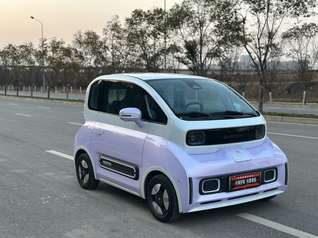 Baojun E300