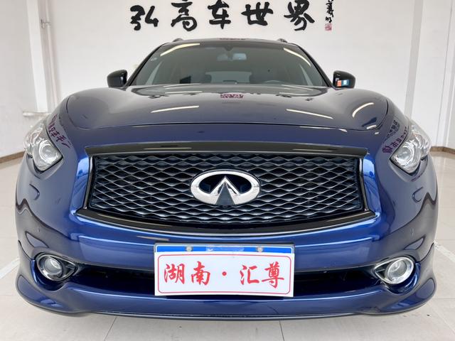 Infiniti QX70