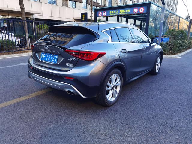 Infiniti QX30