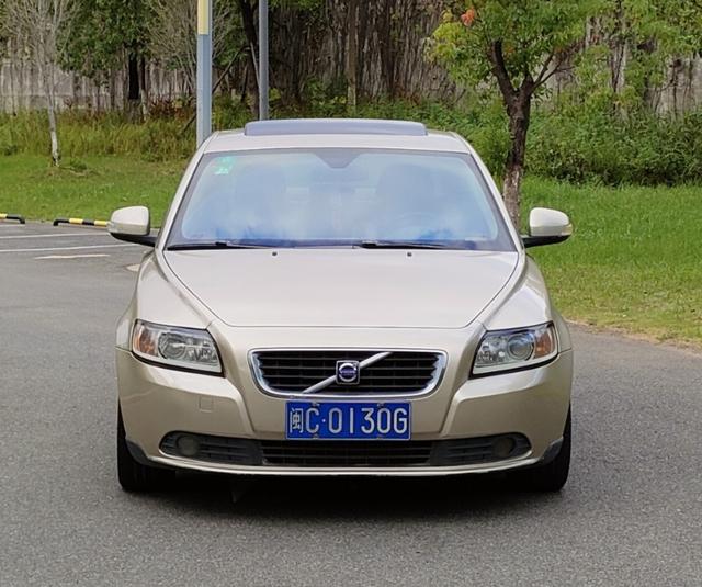 Volvo S40