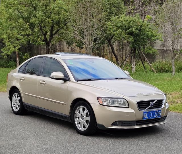 Volvo S40