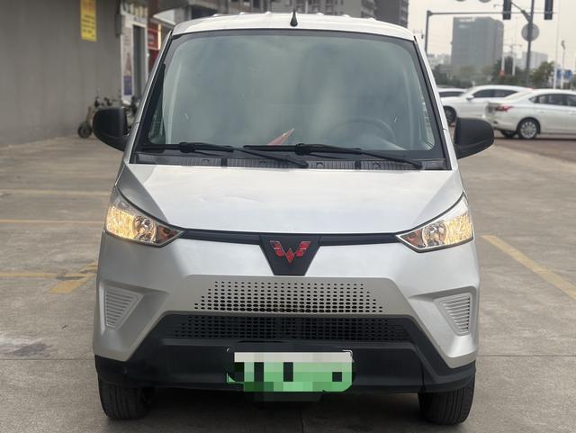 Wuling EV50