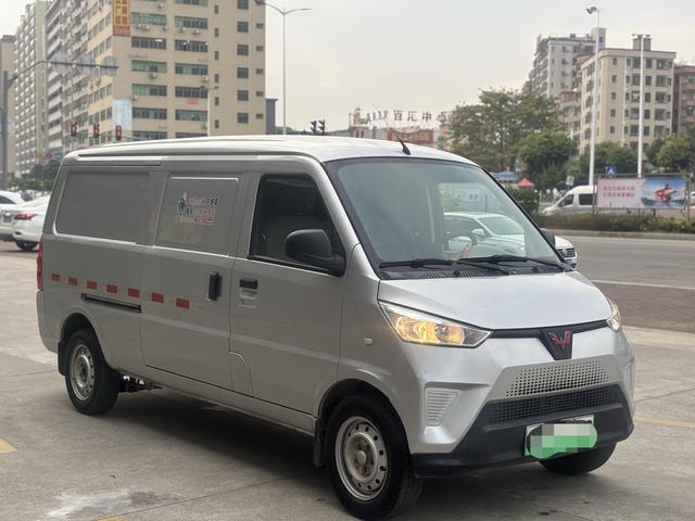 Wuling EV50