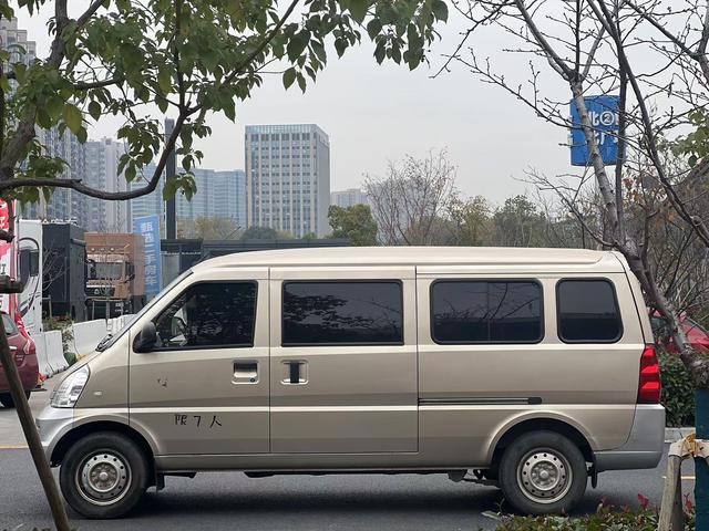 Wuling Rongguang EV