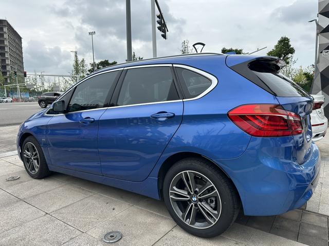 BMW 2 series station wagon