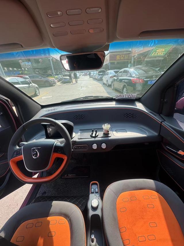 Baojun E100