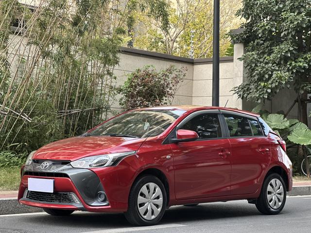 Toyota YARiS L to dazzle