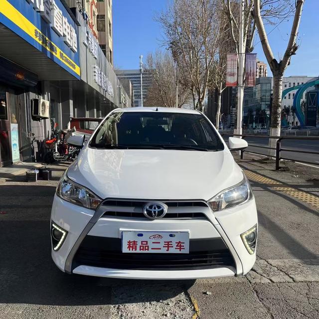 Toyota YARiS L to dazzle