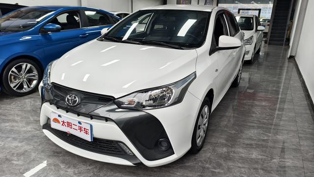 Toyota YARiS L to dazzle