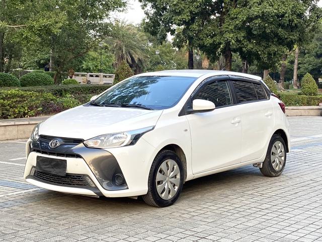 Toyota YARiS L to dazzle