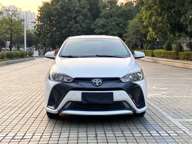 Toyota YARiS L to dazzle