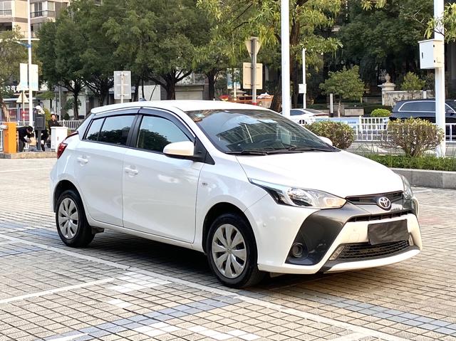 Toyota YARiS L to dazzle