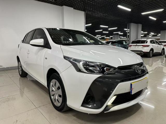 Toyota YARiS L to dazzle