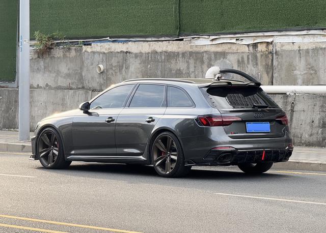 Audi RS 4