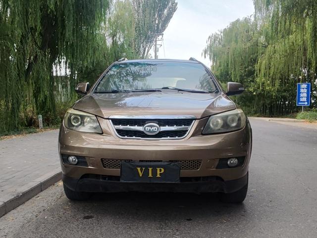 BYD S6