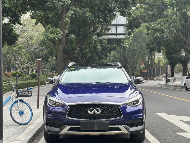 Infiniti QX30