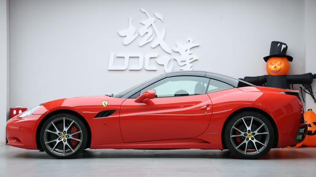 Ferrari California T