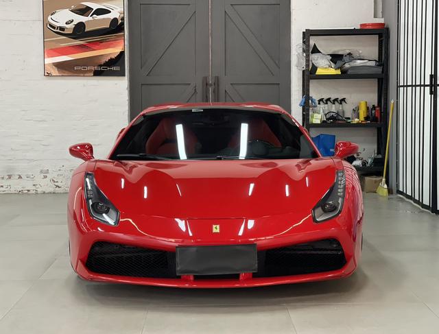 Ferrari 488