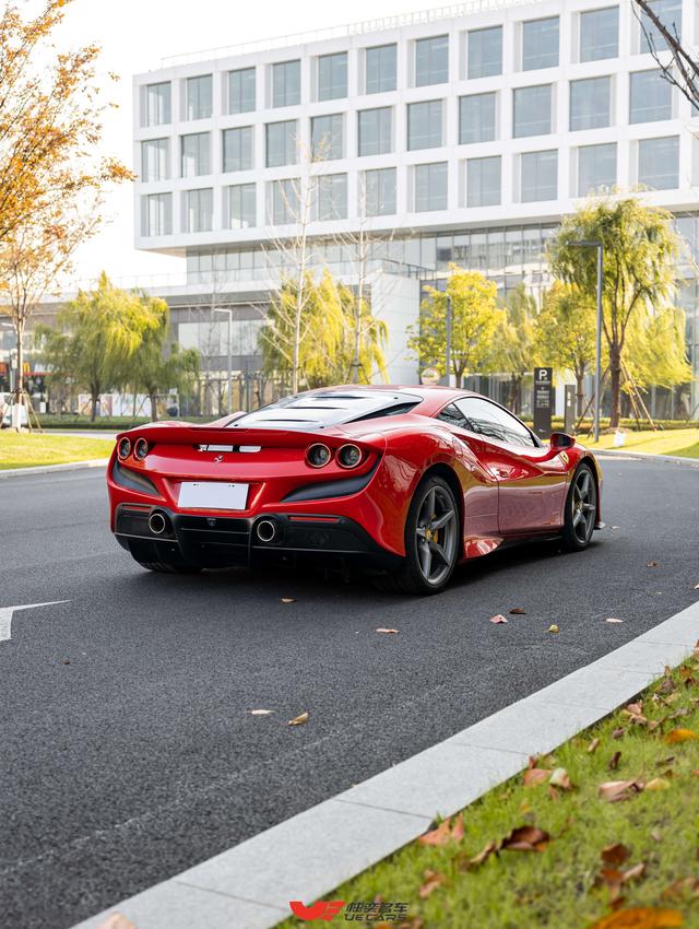 Ferrari F8