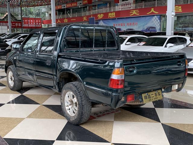 Isuzu pickup truck