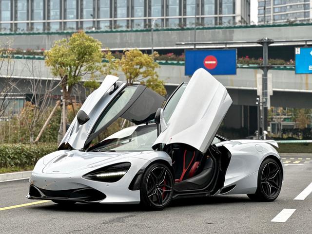 McLaren 720S