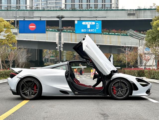 McLaren 720S