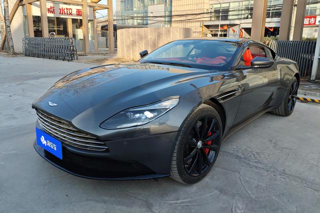 Aston Martin DB11