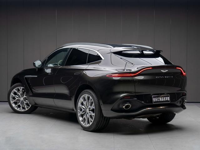 Aston Martin DBX