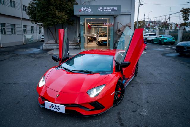 Lamborghini Aventador