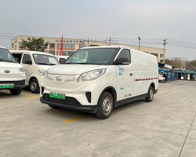 Maxus EV30